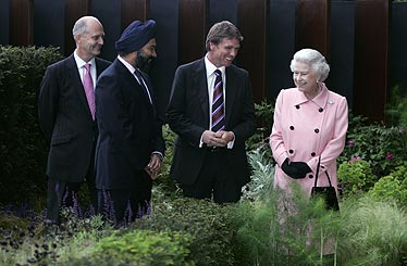  The Queen at the Chelsea Flower Show 2007