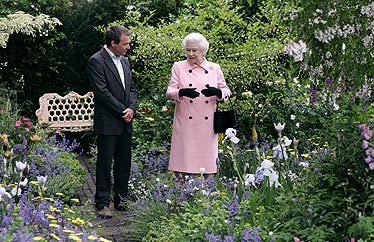 The Queen at the Chelsea Flower Show 2007